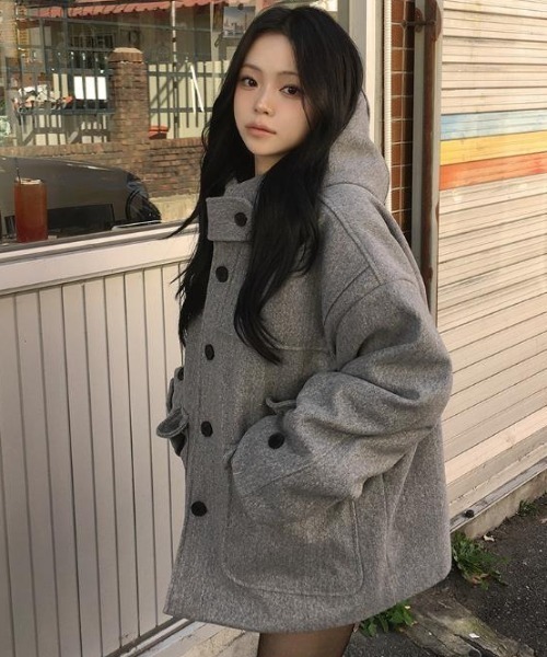 semplice(センプリチェ)の「フード付きコート(その他アウター・レディース・ブラック/グレー・F)」の3枚目の写真