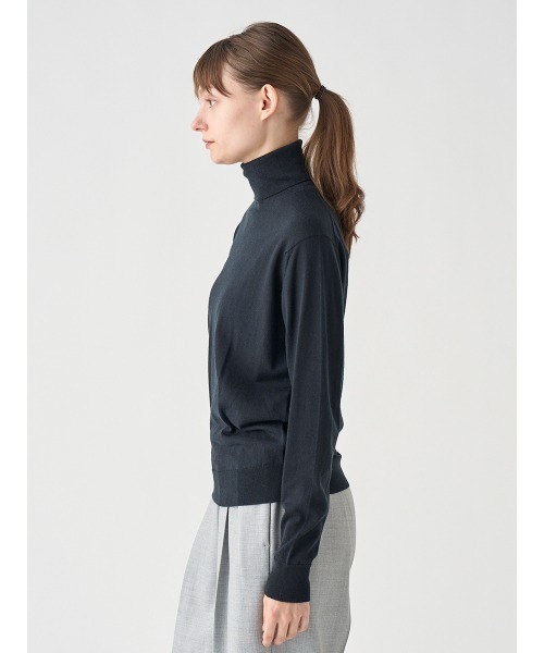 JOHN SMEDLEY(ジョンスメドレー)の「タートルネック長袖ニットプルオーバー(ニット/セーター・レディース・ブラック・S)」の2枚目の写真