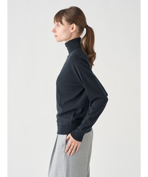 JOHN SMEDLEY(ジョンスメドレー)の「タートルネック長袖ニットプルオーバー(ニット/セーター・レディース・ブラック・S)」の3枚目の写真