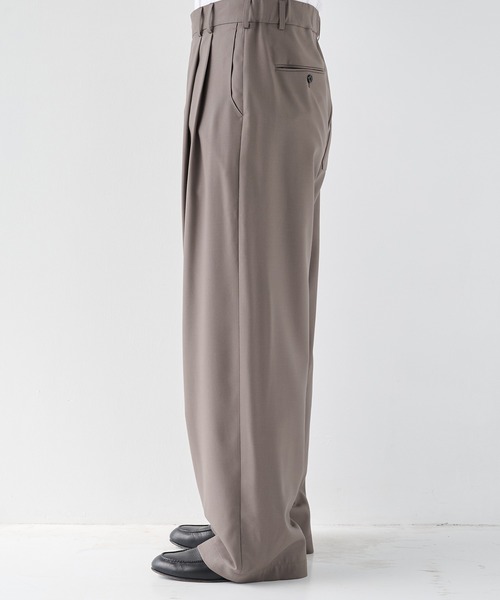 STUDIOUS（ステュディオス）の「【STUDIOUS】2Tuck Curve Slacks（スラックス・メンズ・ブラック/ストライプ/グレイッシュベージュ・1/2/3）」の21枚目の写真