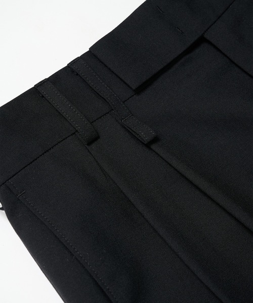 STUDIOUS（ステュディオス）の「【STUDIOUS】2Tuck Curve Slacks（スラックス・メンズ・ブラック/ストライプ/グレイッシュベージュ・1/2/3）」の15枚目の写真