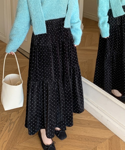 LUCPY(ラクピー)の「ドット柄ティアードロングフレアスカート(スカート・レディース・ブラウン/ブラック・LARGE/MEDIUM/SMALL)」の1枚目の写真