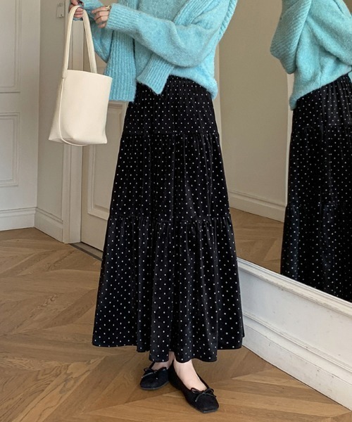 LUCPY(ラクピー)の「ドット柄ティアードロングフレアスカート(スカート・レディース・ブラウン/ブラック・LARGE/MEDIUM/SMALL)」の4枚目の写真