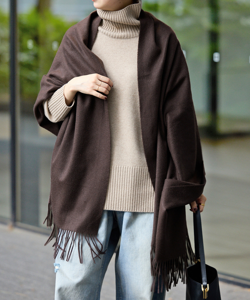 Spick & Span(スピックアンドスパン)の「《新色有り / 追加》Spick & Span カシミヤストール(マフラー・レディース・ベージュ/ブラウン/グレー・FREE)」の6枚目の写真