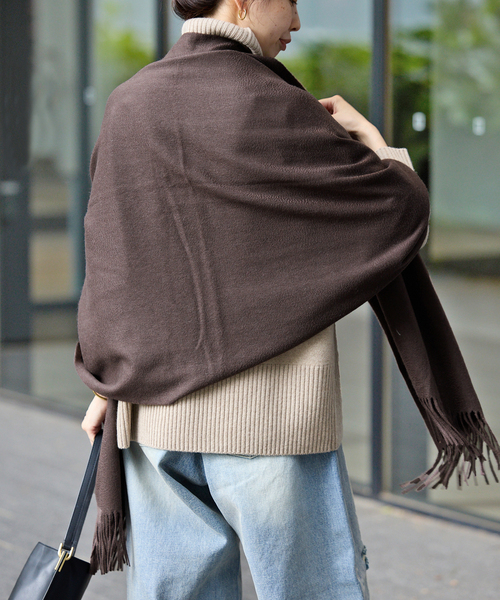 Spick & Span(スピックアンドスパン)の「《新色有り / 追加》Spick & Span カシミヤストール(マフラー・レディース・ベージュ/ブラウン/グレー・FREE)」の8枚目の写真