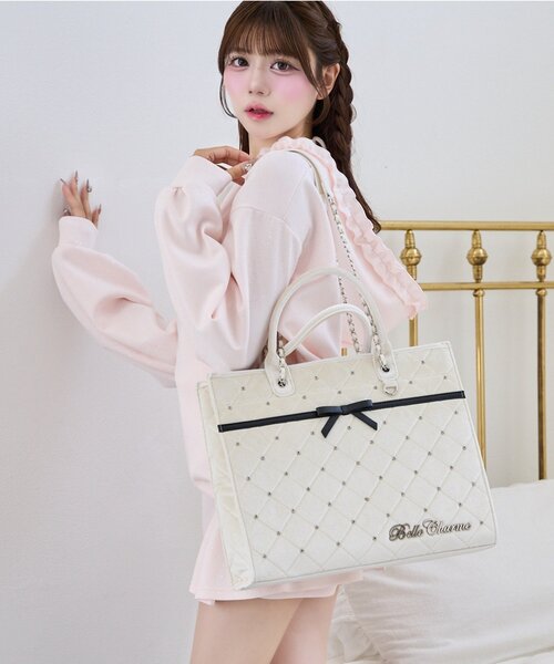 Belle Charme（ベルシャルム）の「【Belle Charme】Velour Quilted Ribbon Carry On Tote（トートバッグ・レディース・ピンク/オフホワイト/ブラック・FREE）」の2枚目の写真