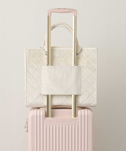 Belle Charme（ベルシャルム）の「【Belle Charme】Velour Quilted Ribbon Carry On Tote（トートバッグ・レディース・ピンク/オフホワイト/ブラック・FREE）」の7枚目の写真