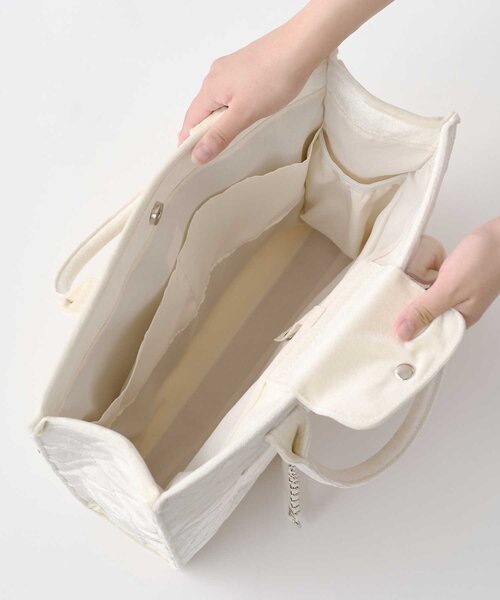 Belle Charme（ベルシャルム）の「【Belle Charme】Velour Quilted Ribbon Carry On Tote（トートバッグ・レディース・ピンク/オフホワイト/ブラック・FREE）」の11枚目の写真