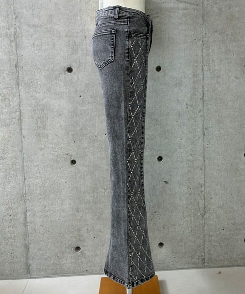 GLAMOROUS JANE（グラマラスジェーン）の「ラインストーンデザインフレアデニムパンツ（デニムパンツ・レディース・チャコールグレー/ブルー・S/M）」の10枚目の写真