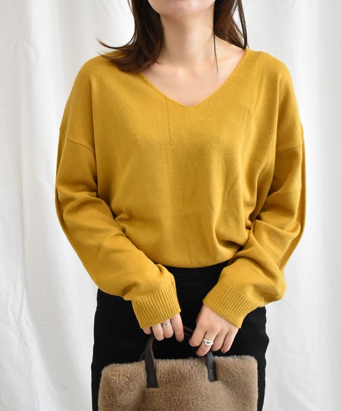 RANAN（ラナン）の「深Ｖネックカシミヤタッチニット（ニット/セーター・レディース・ダークブルー/ブラック/グレー/オフホワイト/ピンク/ローズ/キャメル/グリーン/マスタード/ピンク系その他/エメラルド/ラベンダー/レッド/ブルー/レッド系その他/サンドグレー/ホワイト系その他/ネイビー・M/L/LL/3L）」の12枚目の写真