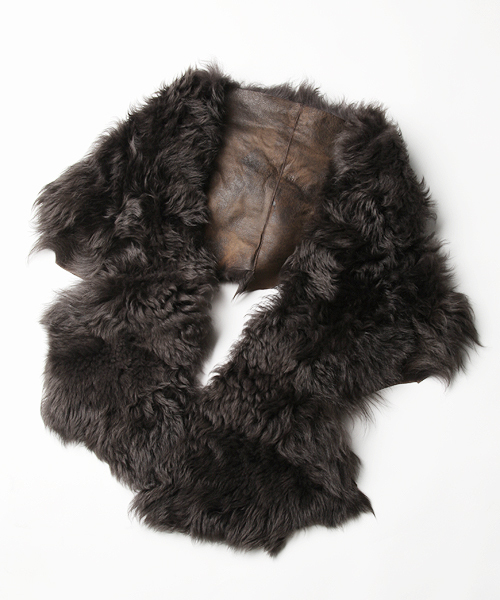 JENEVIEVE（ジュヌヴィエーヴ）の「MOUTON ムートンストール（ストール