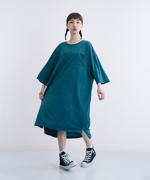 MERLOT（メルロー）の「ポケットスラブTシャツワンピース0041（ワンピース・レディース・チェリーピンク/オフホワイト/グリーン/ブラウン/ブラック・FREE）」の4枚目の写真