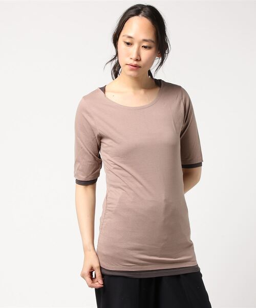 and it_(アンドイット)の「フェイクレイヤードくしゅくしゅシャーリング5分袖カットソー(Tシャツ/カットソー・レディース・ホワイト/ロイヤルブルー/ブラック×ホワイト/ブラック/パープル/チャコールグレー/ブラック×グレー/マスタード/杢グレー/グレー系その他/グリーン/クリーム/グレイッシュベージュ/カーキ/ネイビー/ダークオレンジ/ブルーグリーン/ワイン/イエロー/モカ/ミント/ブラック系その他2/ラベンダー/ベージュ/テラコッタ/ブラウン・L/M/XL/XXL/LL)」の8枚目の写真