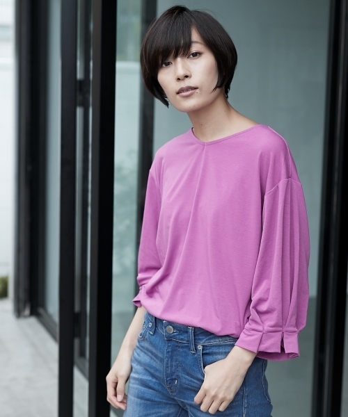 AMERICAN HOLIC(アメリカンホリック)の「・袖タックVネックプルオーバー(Tシャツ/カットソー・レディース・ネイビー/ピンク/イエロー/グリーン/ブルー/オフホワイト・FREE)」の6枚目の写真