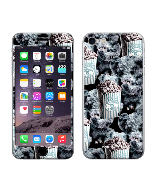 セール Land Never Feed Bear シール Iphone8 7対応 スマホケース カバー Land By Milkboy ランドバイミルクボーイ のファッション通販 Zozotown