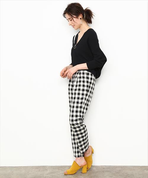 ADAM ET ROPE'（アダムエロペ）の「ホールＺＩＰカーディガン（カーディガン/ボレロ・レディース・ベージュ/ネイビー・FREE）」の6枚目の写真