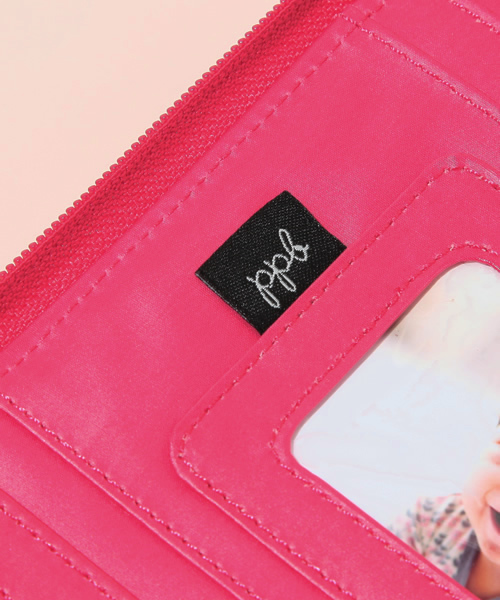 merrier BEAMS(メリアビームス)の「petunia pickle bottom / 母子手帳ケース <エンボス>(母子手帳ケース・レディース・ピンク/イエロー/チャコールグレー・ONE SIZE)」の8枚目の写真