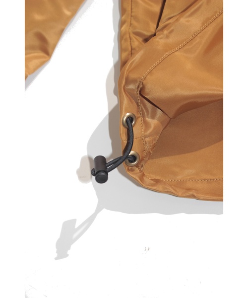 ROTAR（ローター）の「Neo Coach Jacket ナイロン コーチジャケット（ナイロンジャケット・メンズ・ブラック/ベージュ・MEDIUM/LARGE）」の14枚目の写真