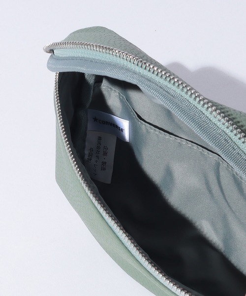 CONVERSE（コンバース）の「CONVERSE　合成合皮 BODY BAG（ボディバッグ/ウエストポーチ・レディース・グレー/ホワイト/ブラック/グレイッシュブルー・ONE SIZE）」の7枚目の写真