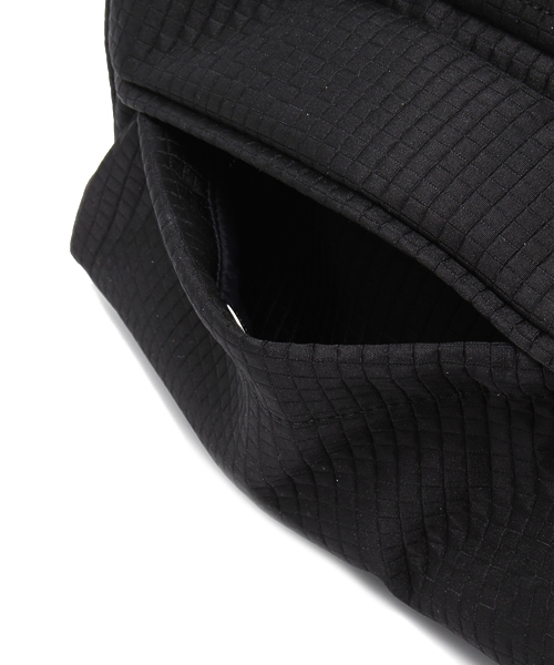 PORTER（ポーター）の「PORTER SEQUENCE SHOULDER POUCH <B印 YOSHIDA SELECT>（ショルダーバッグ・メンズ・ブラック/カーキ/ブルー/ホワイト・ONE SIZE）」の9枚目の写真