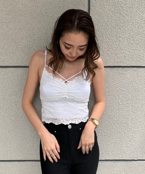 ENVYM（アンビー）の「レースタイトキャミ（キャミソール・レディース・ホワイト/ブラック/ベージュ/グレー/カーキ/ピンク・FREE）」の2枚目の写真