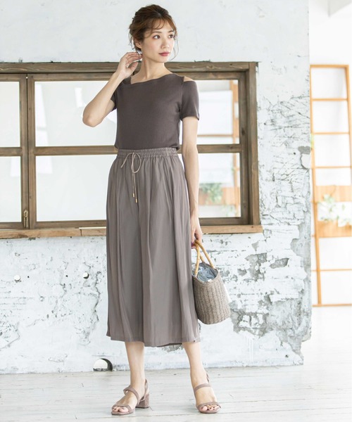 12Twelve Agenda(トゥエルブ アジェンダ)の「パウダーサテンドロストワイドパンツ(その他パンツ・レディース・グレイッシュベージュ/カーキ/ミント/ブラウン・M)」の20枚目の写真