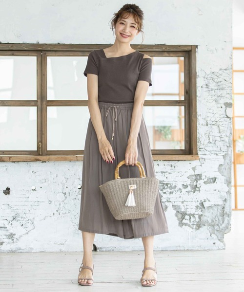 12Twelve Agenda(トゥエルブ アジェンダ)の「パウダーサテンドロストワイドパンツ(その他パンツ・レディース・グレイッシュベージュ/カーキ/ミント/ブラウン・M)」の18枚目の写真