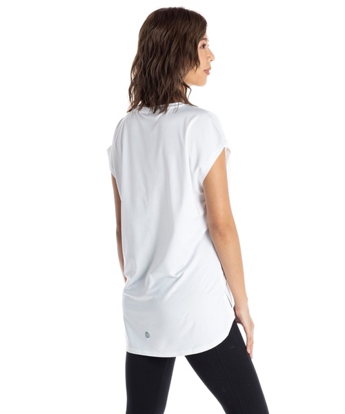 ROXY(ロキシー)の「EST.1990 ROXY/ロキシー タンクトップ ノースリーブ フィットネス ジム ヨガ ランニング ルームウェア・ワンマイルウェアにも(Tシャツ/カットソー・レディース・パープル/ブラック/ホワイト・SMALL/LARGE/MEDIUM)」の4枚目の写真