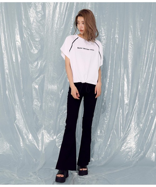 ANAP（アナップ）の「ハイウエストストレッチデニムフレアパンツ（デニムパンツ・レディース・ブラック/ブルー/スミクロ/ライトブルー・S/M/L）」の13枚目の写真