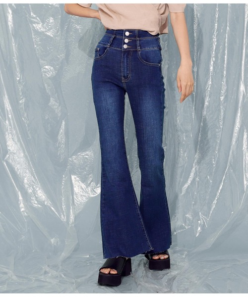 ANAP（アナップ）の「ハイウエストストレッチデニムフレアパンツ（デニムパンツ・レディース・ブラック/ブルー/スミクロ/ライトブルー・S/M/L）」の14枚目の写真