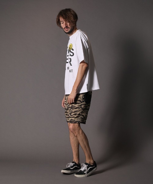STUD MUFFIN（スタッドマフィン）の「mt6860-5.6OZコットン天竺 ラバーPT&サガラワッペン　ビックシルエット Tシャツ（Tシャツ/カットソー・メンズ・カーキ/ホワイト/ブラック・4/3/2）」の8枚目の写真
