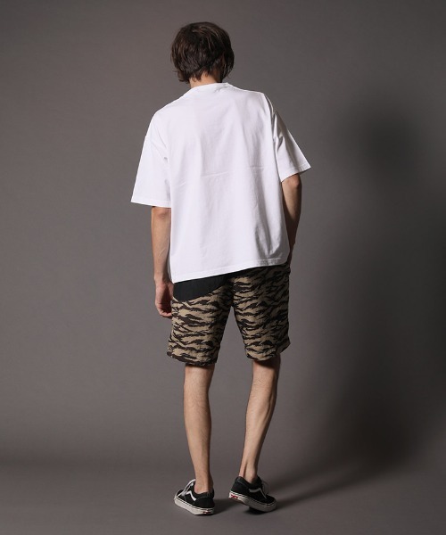 STUD MUFFIN（スタッドマフィン）の「mt6860-5.6OZコットン天竺 ラバーPT&サガラワッペン　ビックシルエット Tシャツ（Tシャツ/カットソー・メンズ・カーキ/ホワイト/ブラック・4/3/2）」の14枚目の写真
