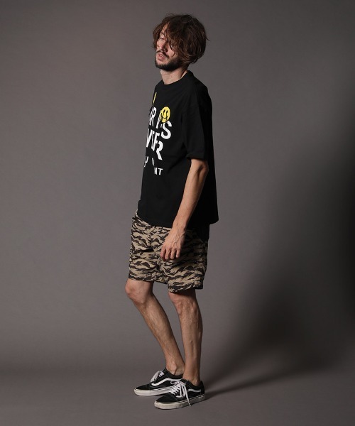 STUD MUFFIN（スタッドマフィン）の「mt6860-5.6OZコットン天竺 ラバーPT&サガラワッペン　ビックシルエット Tシャツ（Tシャツ/カットソー・メンズ・カーキ/ホワイト/ブラック・4/3/2）」の13枚目の写真