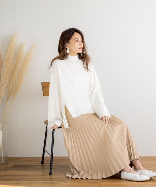 White Collection（ホワイトコレクション）の「【2021SS新作】ボタンスリーブ・ハイネック春リブニット（ニット/セーター・レディース・ブラック/パープル/オフホワイト/グリーン/グレイッシュベージュ・M）」の6枚目の写真