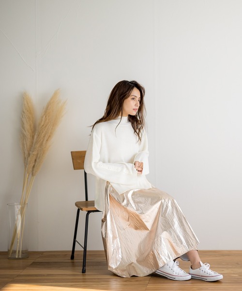 White Collection（ホワイトコレクション）の「【2021SS新作】ボタンスリーブ・ハイネック春リブニット（ニット/セーター・レディース・ブラック/パープル/オフホワイト/グリーン/グレイッシュベージュ・M）」の7枚目の写真