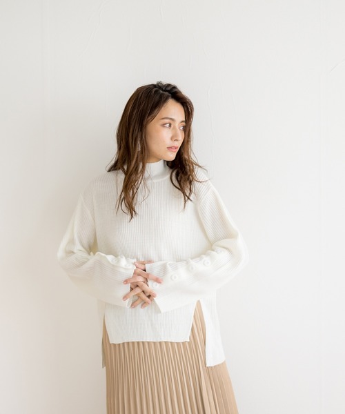 White Collection（ホワイトコレクション）の「【2021SS新作】ボタンスリーブ・ハイネック春リブニット（ニット/セーター・レディース・ブラック/パープル/オフホワイト/グリーン/グレイッシュベージュ・M）」の9枚目の写真