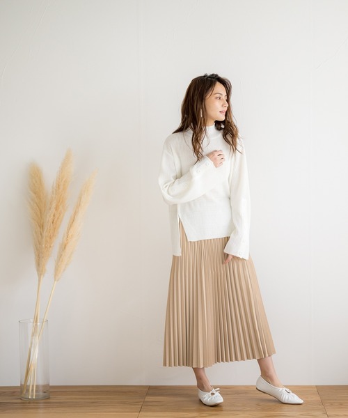 White Collection（ホワイトコレクション）の「【2021SS新作】ボタンスリーブ・ハイネック春リブニット（ニット/セーター・レディース・ブラック/パープル/オフホワイト/グリーン/グレイッシュベージュ・M）」の10枚目の写真