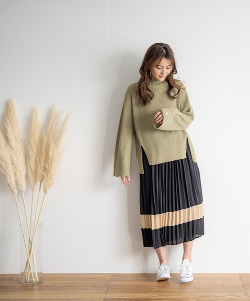 White Collection（ホワイトコレクション）の「【2021SS新作】ボタンスリーブ・ハイネック春リブニット（ニット/セーター・レディース・ブラック/パープル/オフホワイト/グリーン/グレイッシュベージュ・M）」の20枚目の写真