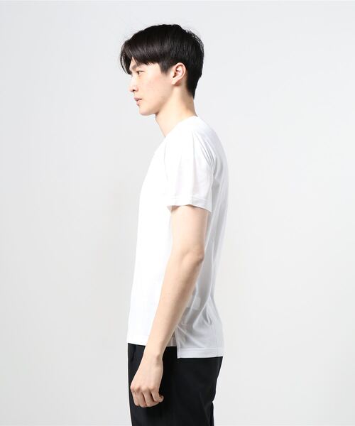 Reebok（リーボック）の「ユナイテッド バイ フィットネス パーフォレーテッド Tシャツ [United By Fitness Perforated Tee]（Tシャツ/カットソー・メンズ・ブラック/ホワイト/ネイビー/レモンイエロー・SMALL/MEDIUM/LARGE/X-LARGE/XX-LARGE/X-SMALL/XXX-LARGE）」の8枚目の写真
