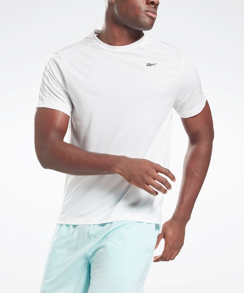 Reebok（リーボック）の「ユナイテッド バイ フィットネス パーフォレーテッド Tシャツ [United By Fitness Perforated Tee]（Tシャツ/カットソー・メンズ・ブラック/ホワイト/ネイビー/レモンイエロー・SMALL/MEDIUM/LARGE/X-LARGE/XX-LARGE/X-SMALL/XXX-LARGE）」の2枚目の写真