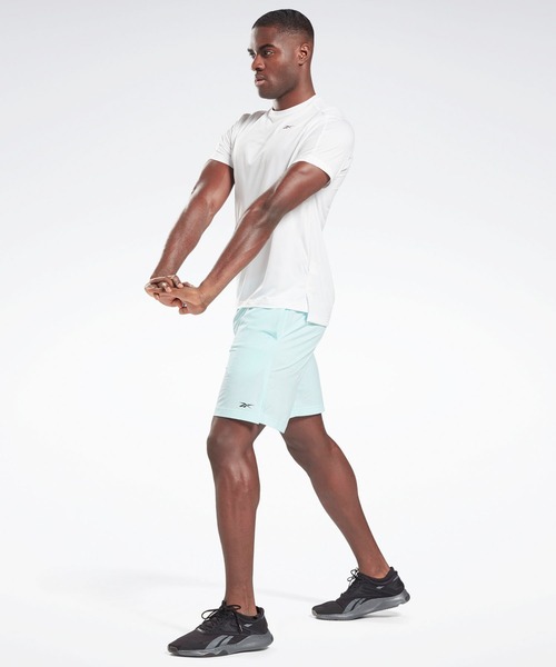 Reebok（リーボック）の「ユナイテッド バイ フィットネス パーフォレーテッド Tシャツ [United By Fitness Perforated Tee]（Tシャツ/カットソー・メンズ・ブラック/ホワイト/ネイビー/レモンイエロー・SMALL/MEDIUM/LARGE/X-LARGE/XX-LARGE/X-SMALL/XXX-LARGE）」の6枚目の写真