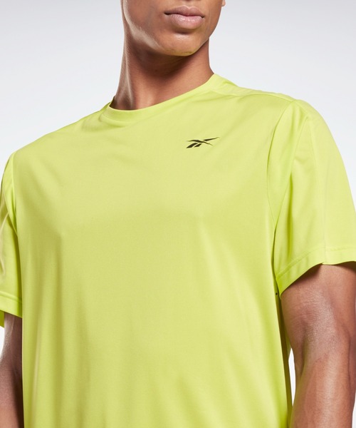 Reebok（リーボック）の「ユナイテッド バイ フィットネス パーフォレーテッド Tシャツ [United By Fitness Perforated Tee]（Tシャツ/カットソー・メンズ・ブラック/ホワイト/ネイビー/レモンイエロー・SMALL/MEDIUM/LARGE/X-LARGE/XX-LARGE/X-SMALL/XXX-LARGE）」の14枚目の写真