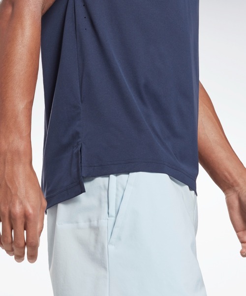 Reebok（リーボック）の「ユナイテッド バイ フィットネス パーフォレーテッド Tシャツ [United By Fitness Perforated Tee]（Tシャツ/カットソー・メンズ・ブラック/ホワイト/ネイビー/レモンイエロー・SMALL/MEDIUM/LARGE/X-LARGE/XX-LARGE/X-SMALL/XXX-LARGE）」の16枚目の写真