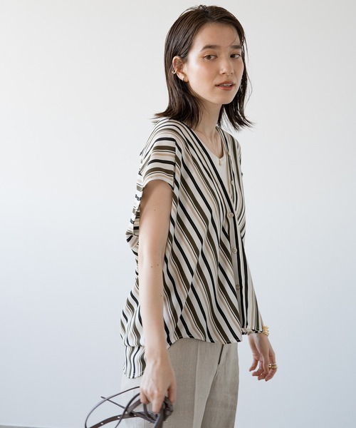 LOUNGEDRESS（ラウンジドレス）の「ストライプバイヤスブラウス（シャツ/ブラウス・レディース・ベージュ/カーキ・FREE）」の7枚目の写真
