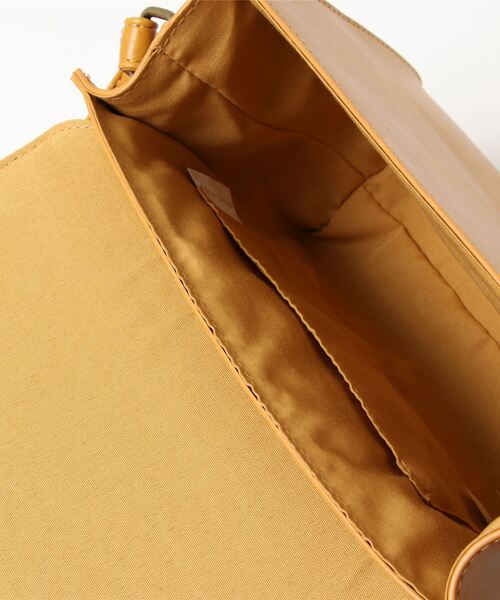 ehka sopo（エヘカソポ）の「合皮フラップミニショルダー（ショルダーバッグ・レディース・イエロー/ブラック/ブラウン・ﾌﾘ-）」の4枚目の写真