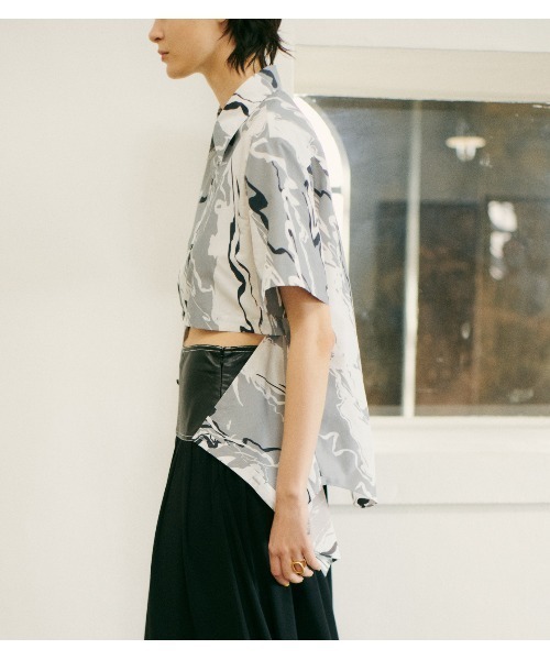 LE CIEL BLEU（ルシェルブルー）の「Abstract Print Shirt（シャツ/ブラウス・レディース・マルチ・36）」の3枚目の写真