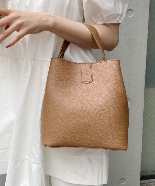 Alite cloth(アリーテクロス)の「2wayバケツハンドショルダーバッグ(ドラムバッグ・レディース・ブラック/キャメル・FREE)」の2枚目の写真