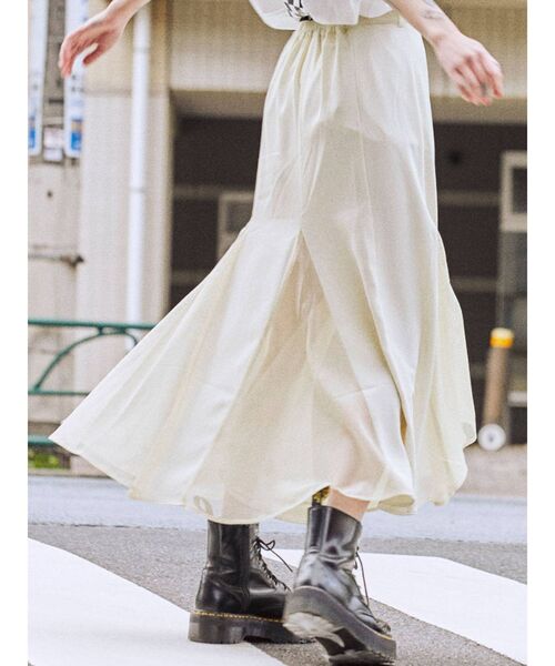 jouetie（ジュエティ）の「マーメイドスイッチスカート（スカート・レディース・ブラック/アイボリー/オレンジ・MEDIUM）」の2枚目の写真