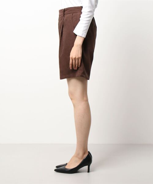 RASVOA（ラスボア）の「【WEB限定】起毛ツイルショートパンツ（その他パンツ・レディース・ブラック/ブラウン/アイボリー・FREE）」の4枚目の写真