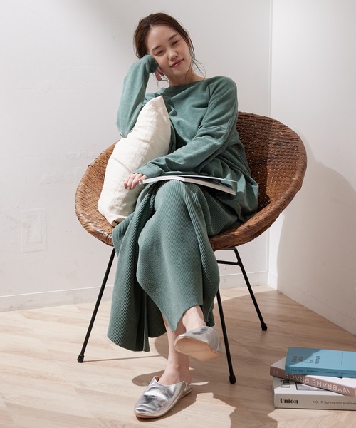 SALON adam et rope'（サロン アダム エ ロペ）の「【極上の肌ざわり】ワイドプルオーバー -CreamyCotton /クリーミーコットン-（ニット/セーター・レディース・グレー/オフホワイト/グリーン・FREE）」の20枚目の写真